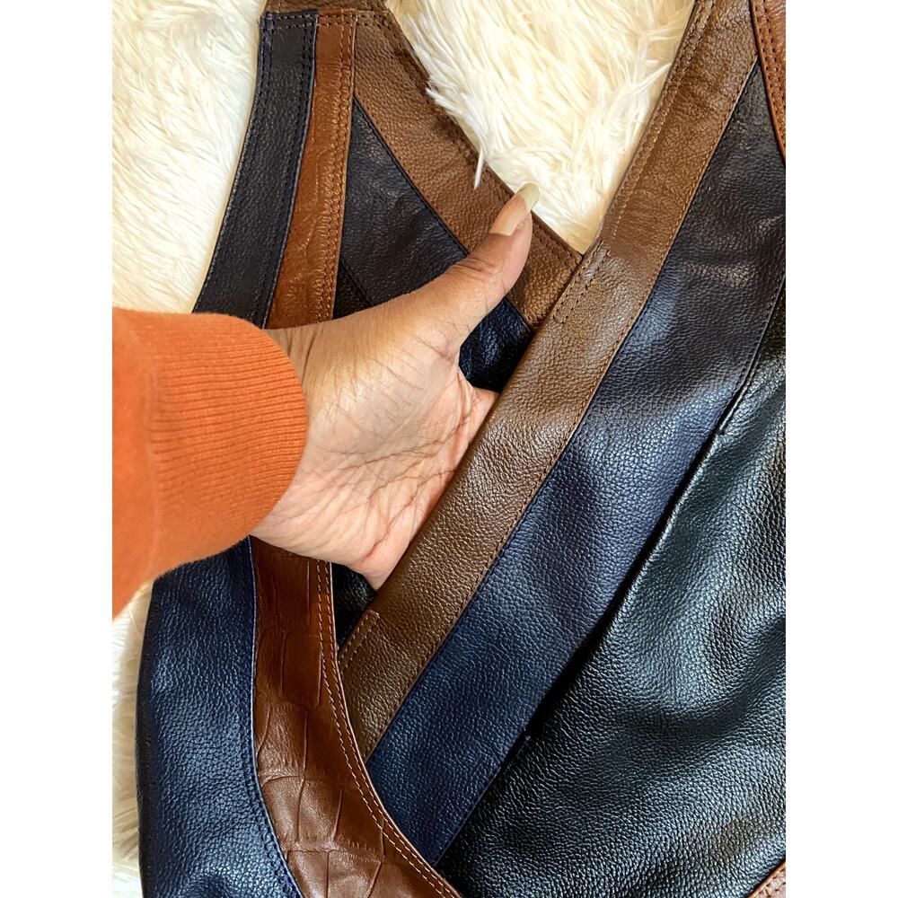 T Tahari Black Leather Hobo Bag with Brown Handles - Picture 6 of 10
